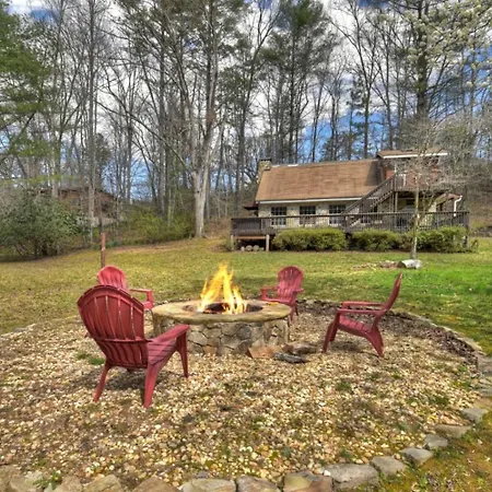 Knotty Creek Retreat Creek Access Firepit Hot Tub Wood-Burning Fireplace